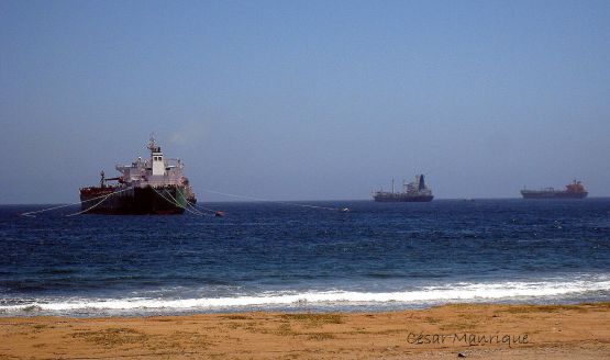 "Anclados" de Csar Manrique