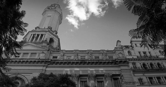 "La Legislatura de Buenos Aires" de Carlos Rafael