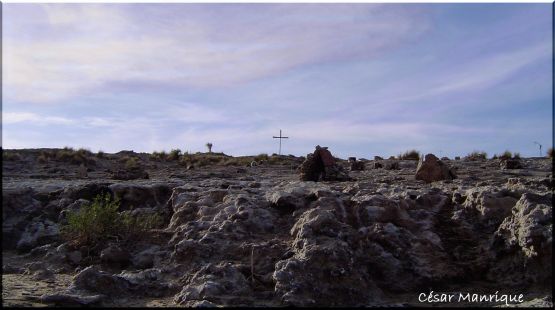 "Nacimiento de una Gruta- Virgen de Lurdes" de Csar Manrique