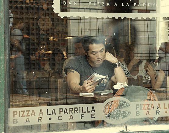 "Pizza a la parrilla" de Carlos Rafael