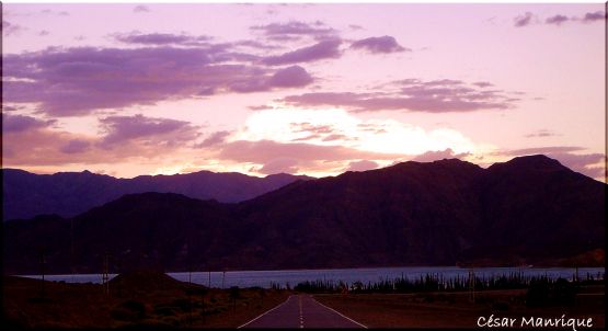 "Atardecer en Bajada" de Csar Manrique