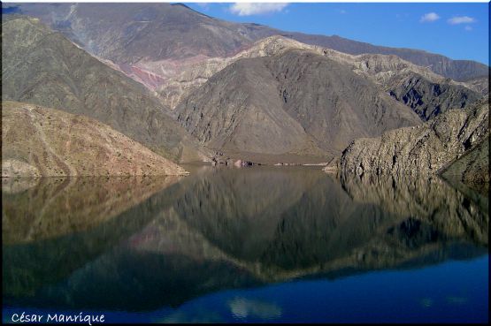 "Dique Caracoles-Reflejos" de Csar Manrique