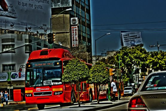 "Transitando por insurgentes" de Pejuta Grnstein