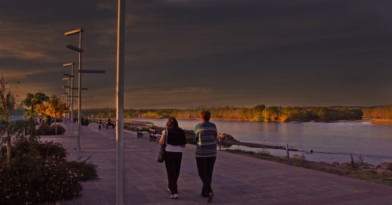 "`Paseo de la Costa`" de Jorge A. Cceres