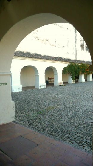 "patio del cabildo Salta.." de Noemi Gomez