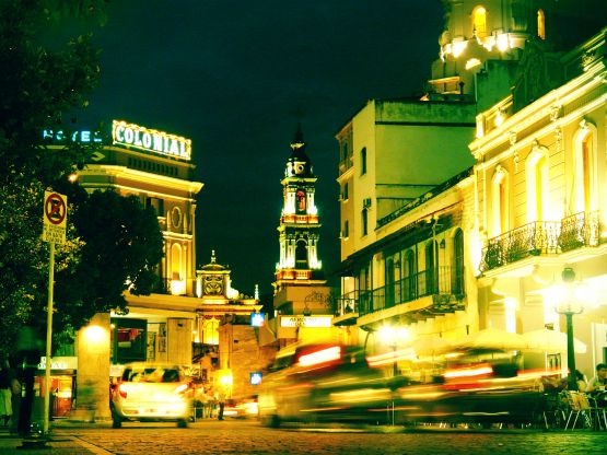 "Salta nocturno" de Gustavo Torossi