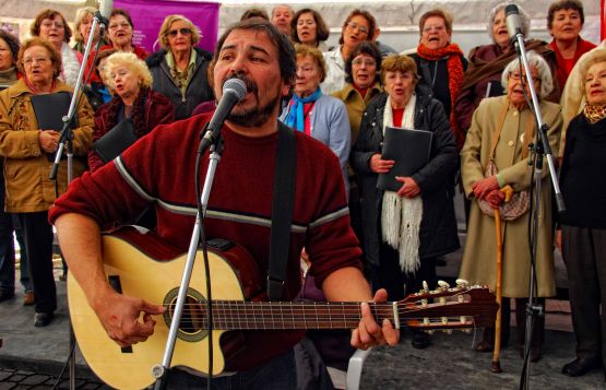 "`Hoy volviern a cantar`" de Jorge A. Cceres