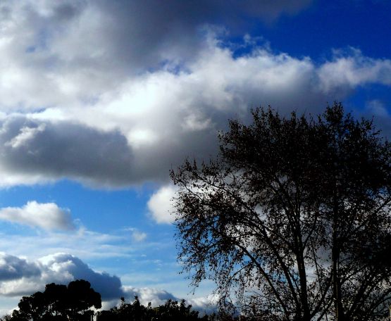 "cielo y nubes...." de Noemi Gomez