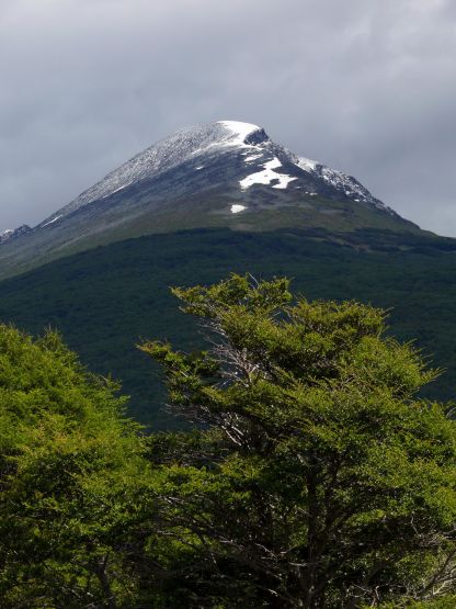 "Frente a Bahia Lapataia" de Juan Carlos Barilari