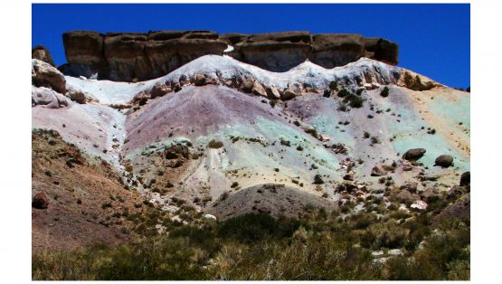 "con los colores del cerro" de Claudia Vicchio