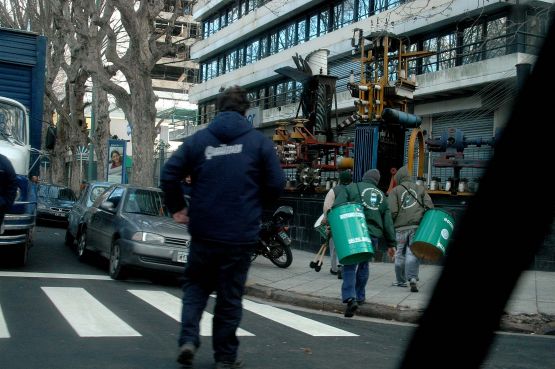 "jornada de bombo." de Carlos Rango