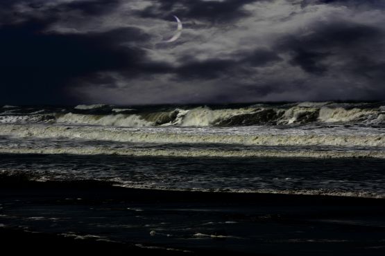 "Un mar de luna" de Seba Japas