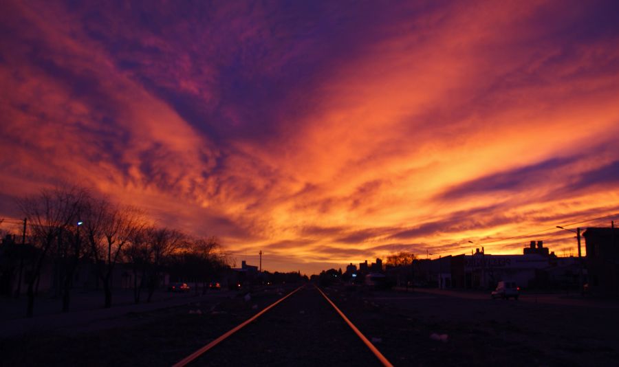 "`Amanecer...` 13 de agosto" de Jorge A. Cceres