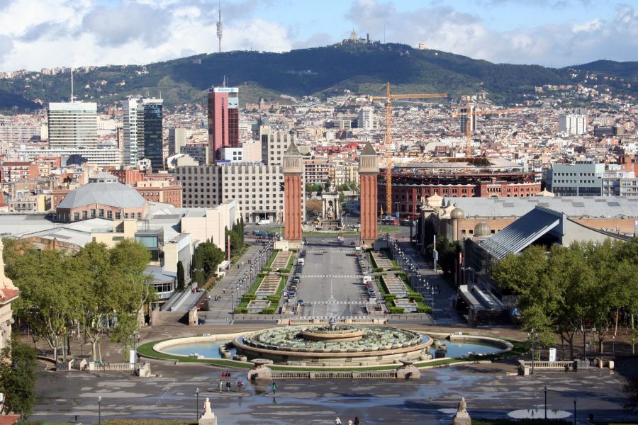 "paisaje urbano-Barcelona" de Anibal A. Fernandez