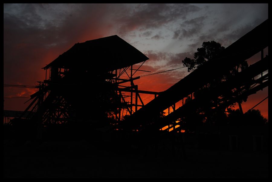 "Ocaso de una fbrica" de Gustavo Martnez