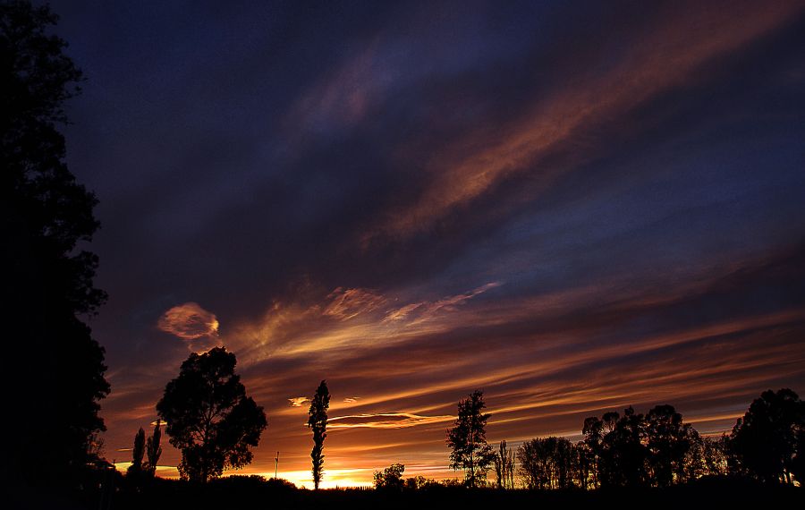 "`Atardecer... pegajoso`" de Jorge A. Cceres