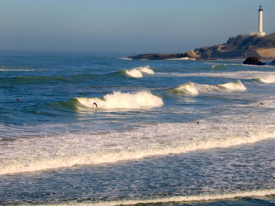 "Surf en Biarritz" de Mabel Santoro