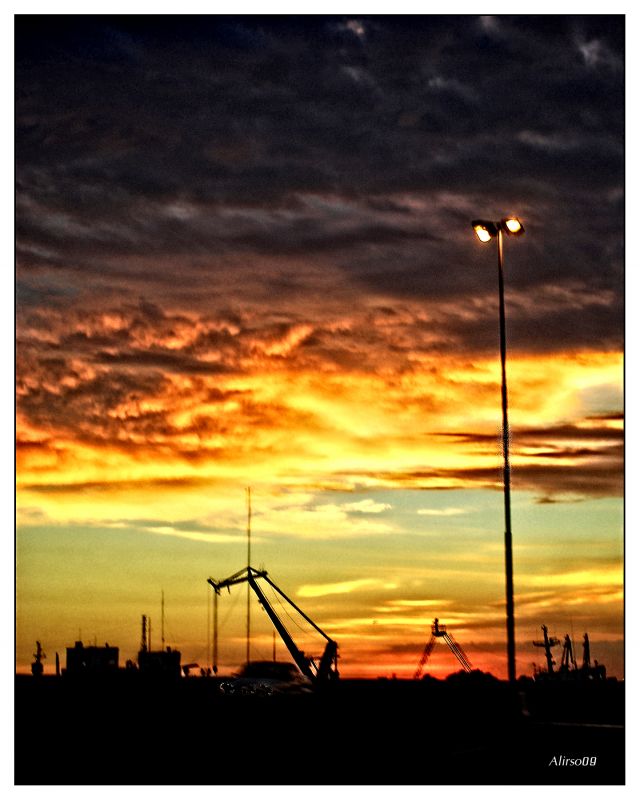 "Amenaza de tormenta al amanecer- color" de Solis Alba Iris