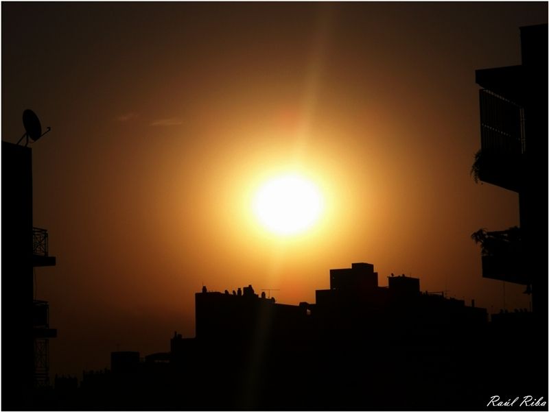 "Atardecer en la ciudad I" de Ral Riba