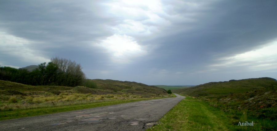 "en la ruta" de Anibal A. Fernandez