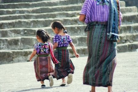 "Las nias de Guatemala" de Rubn Quintana