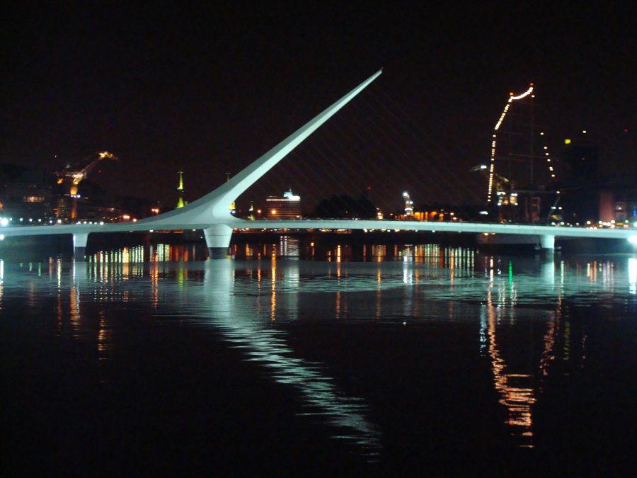 "puente de la mujer" de Carlos Goverchesky