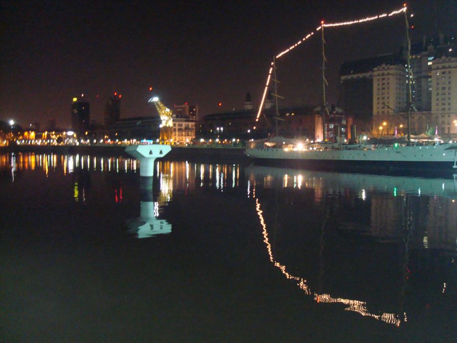 "puerto madero" de Carlos Goverchesky