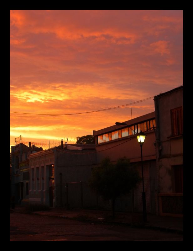 "Atardecer urbano" de Arturo Rey