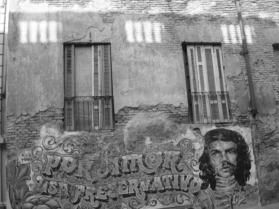 "pared en san telmo" de Carlos Goverchesky