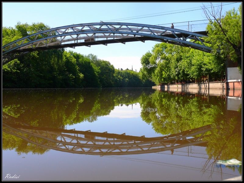 "Puente sobre el rio Lujn..." de Roberto Di Siervi