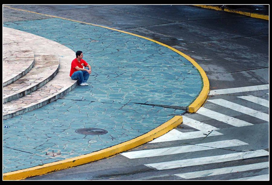 "Entre curvas y lineas" de Carlo Legnazzi