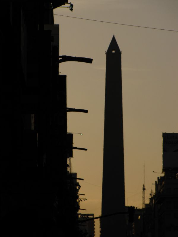 "obelisco" de Adriana Diaz