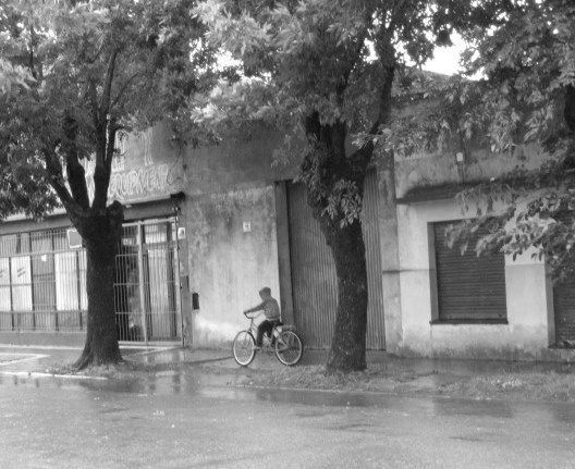 "Bajo la lluvia II" de Mara Griselda Garca Cuerva