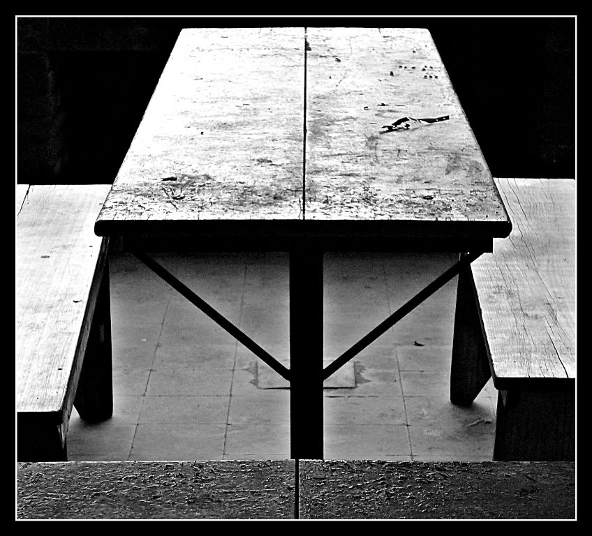 "La mesa" de Alberto Elizalde