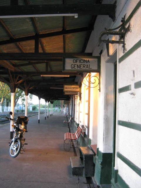 "Estacin del Ferrocarril  de Dolores" de Mara Griselda Garca Cuerva