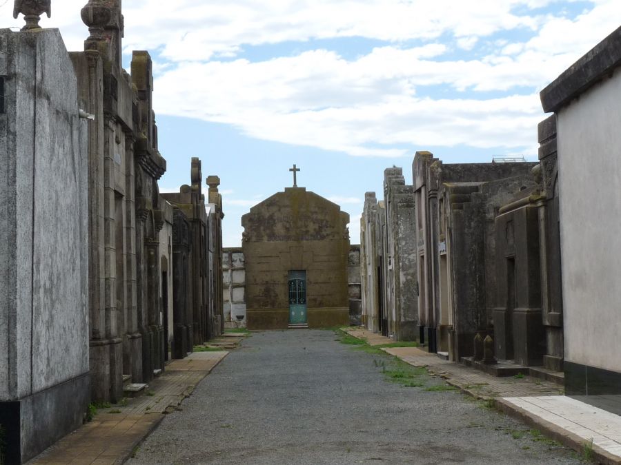 "cementerio de pueblo" de Maria Susana Polizzi