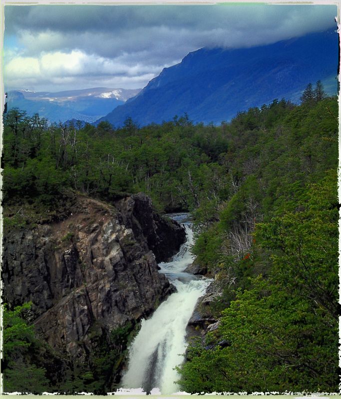 "`Agua`" de Jorge A. Cceres