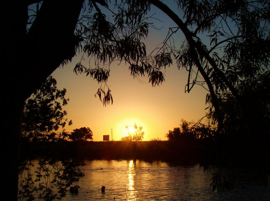 "Reflejo de un atardecer." de Vane Dosio