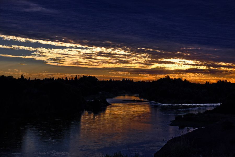 "`Amanecer en el Neuquen`" de Jorge A. Cceres