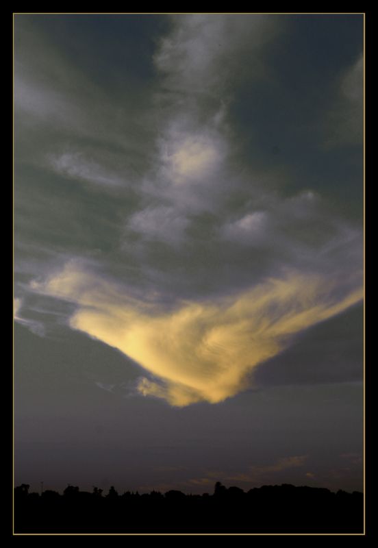 "Nubes Victoriosas" de Maria Cristina Silva