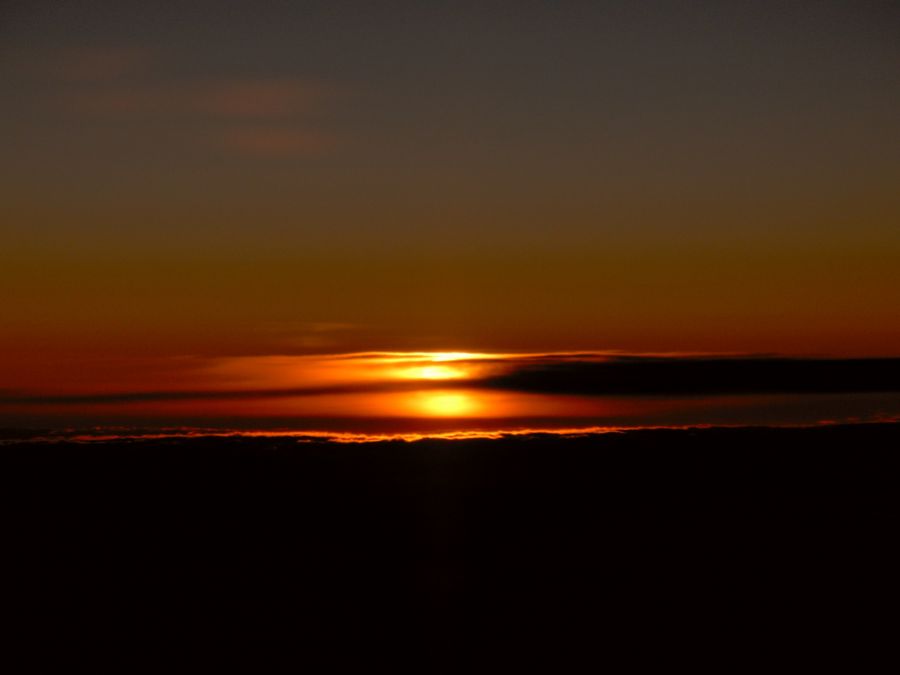 "Puesta de sol desde el avin" de Juan Carlos Calvo