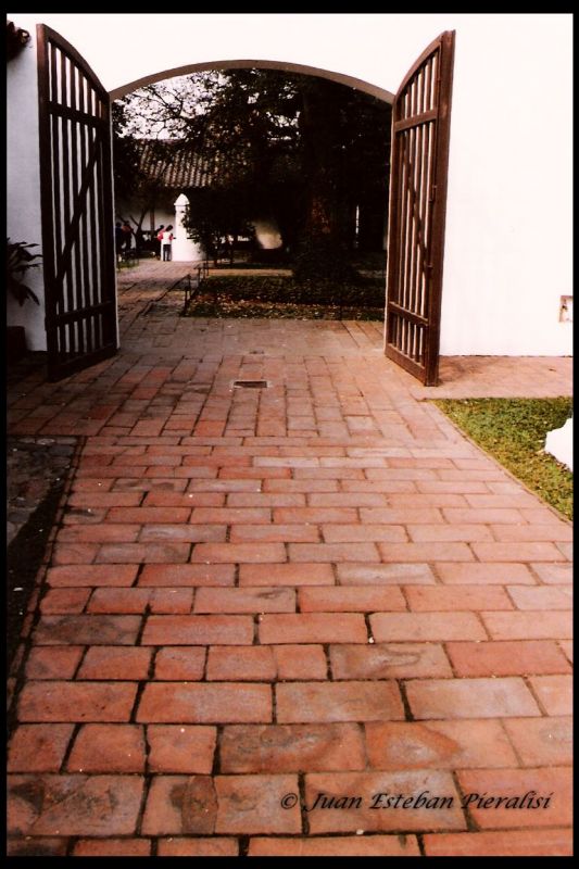 "EL VIEJO PATIO" de Juan Esteban Pieralisi