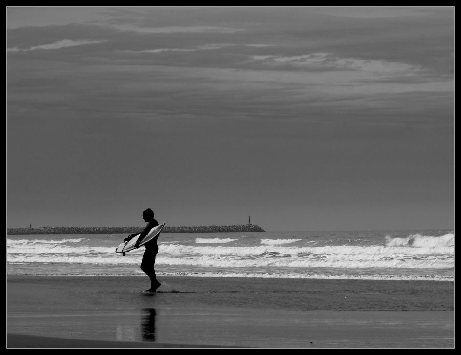 "Pocas olas" de Seba Japas