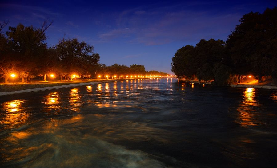 "`Luz de noche`" de Jorge A. Cceres