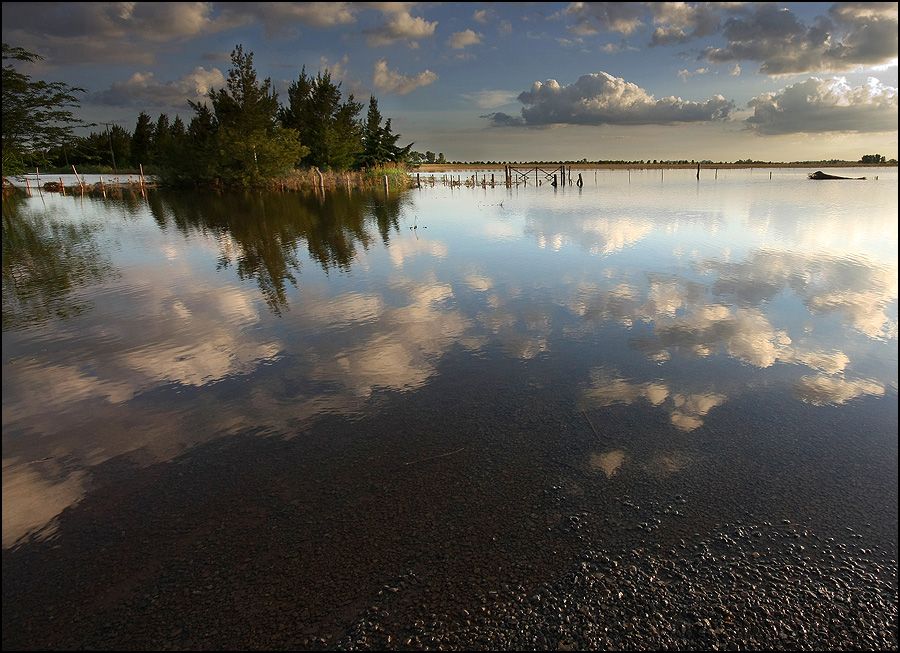 "Inundacin en San Antonio de Areco" de Walter Belfiore