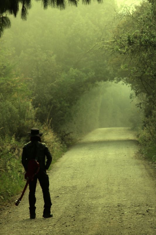 "un largo camino" de Carlos Duran