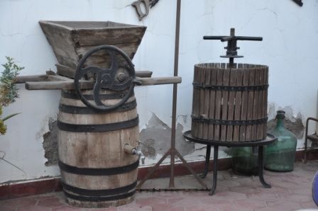 "PEQUEA BODEGA" de Jose Alberto Vicente