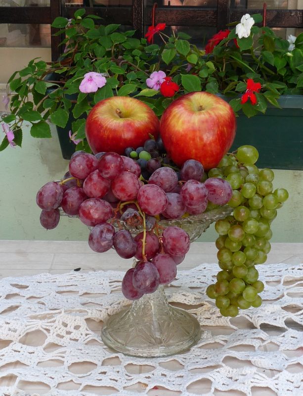 "uvas y manzanas" de Maria Susana Polizzi