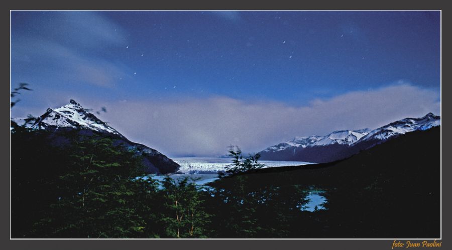 "EL PERITO MORENO CON LUZ DE LUNA" de Juan Antonio Paolini