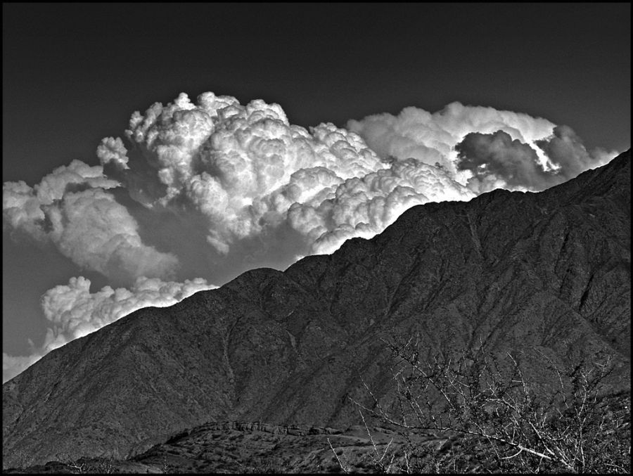 "La gran nube" de Alberto Elizalde